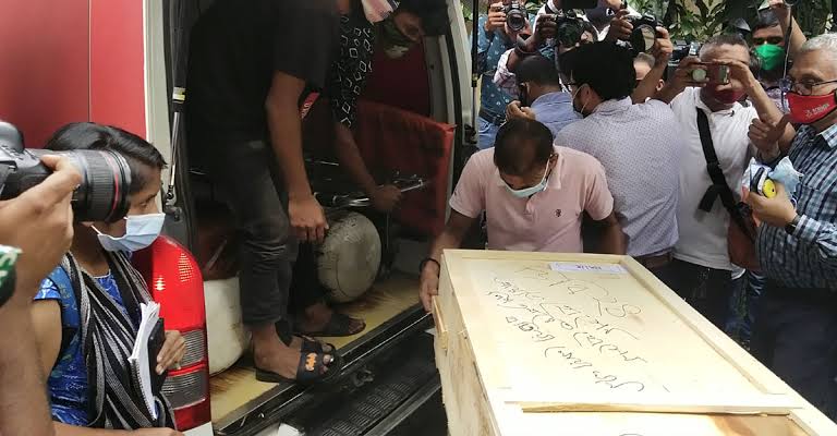 হাসেম ফুডসে ‘অঙ্গার’ হওয়া মরদেহ নিয়ে স্বজনদের কান্না